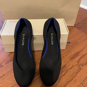 Like new black Rothy’s. Worn only twice and come with the original box